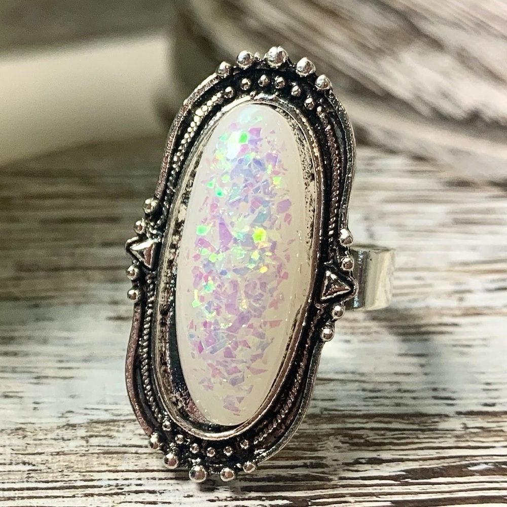3243 Vintage-Inspired Silver Ring with Iridescent Acrylic Center
